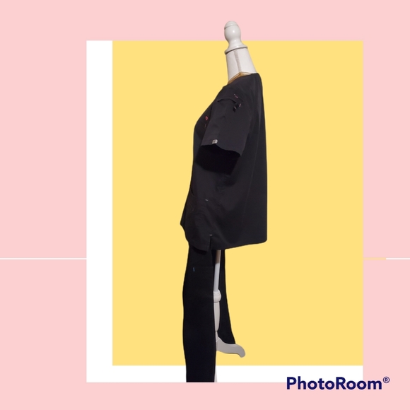 Med Couture Scrub Set, L Top Black w/Raspberry Trim, M Pants Black w/Blu - Picture 5 of 10